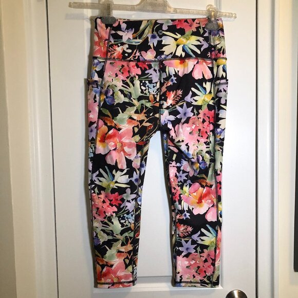 RBX Pants - RBX Floral Capri Leggings Size M NWOT